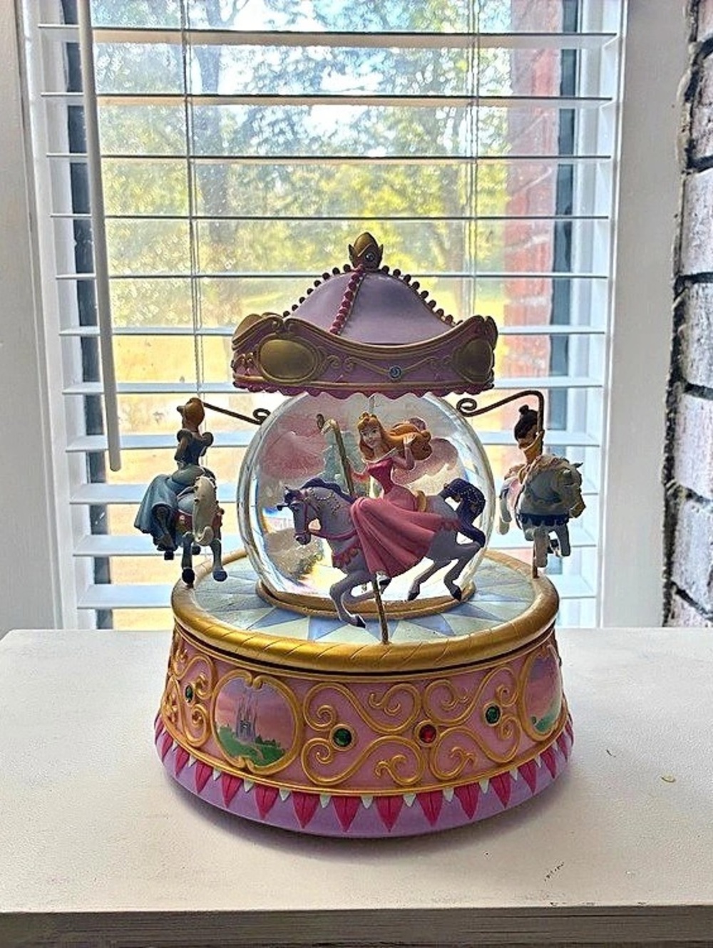 Disney Princess Carousel Musical and light up Snow Globe